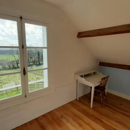 Feriehus Chaleureux En Pleine Campagne Vue Sur Les Monts Et Forets Et Le Chateau De