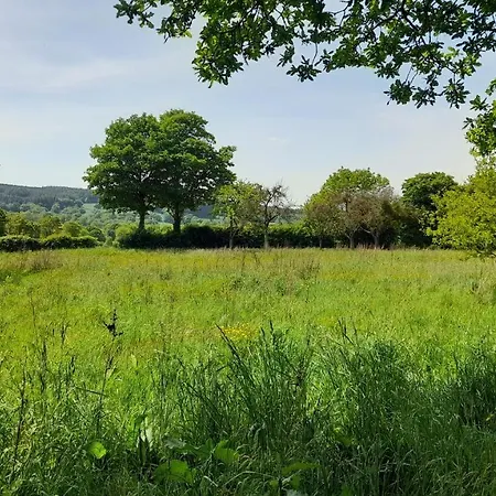 Feriehus Chaleureux En Pleine Campagne Vue Sur Les Monts Et Forets Et Le Chateau De