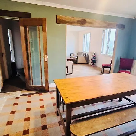 בית נופש Chaleureux En Pleine Campagne Vue Sur Les Monts Et Forets Et Le Chateau De