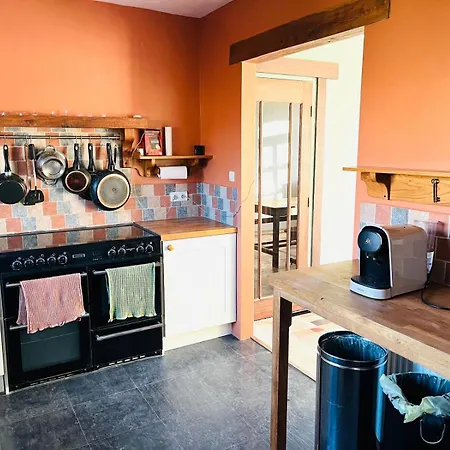 Chaleureux En Pleine Campagne Vue Sur Les Monts Et Forets Et Le Chateau De בית נופש *