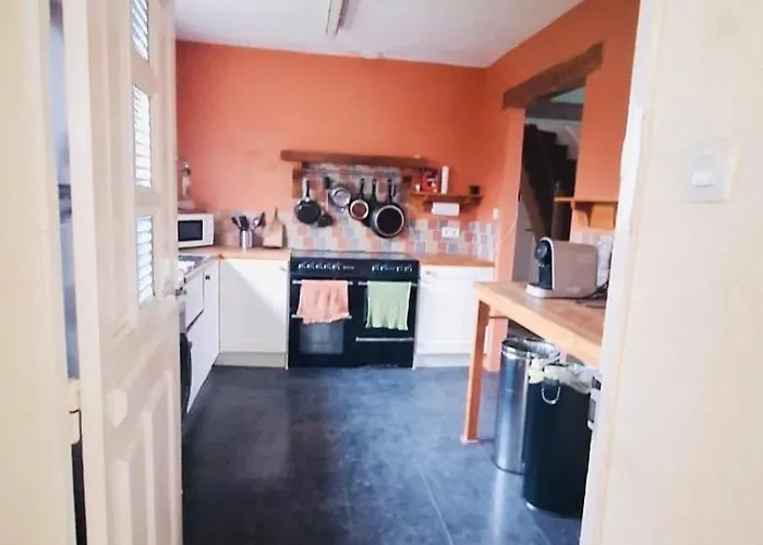 Feriehus Chaleureux En Pleine Campagne Vue Sur Les Monts Et Forets Et Le Chateau De Carrouges