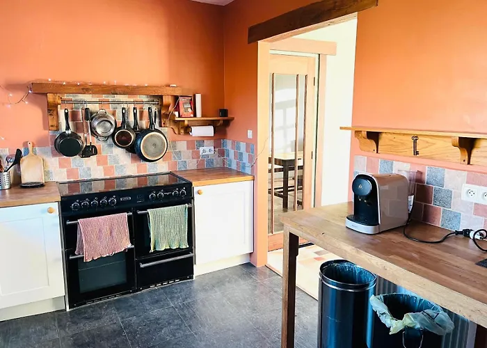 Chaleureux En Pleine Campagne Vue Sur Les Monts Et Forets Et Le Chateau De بيت للعطل *