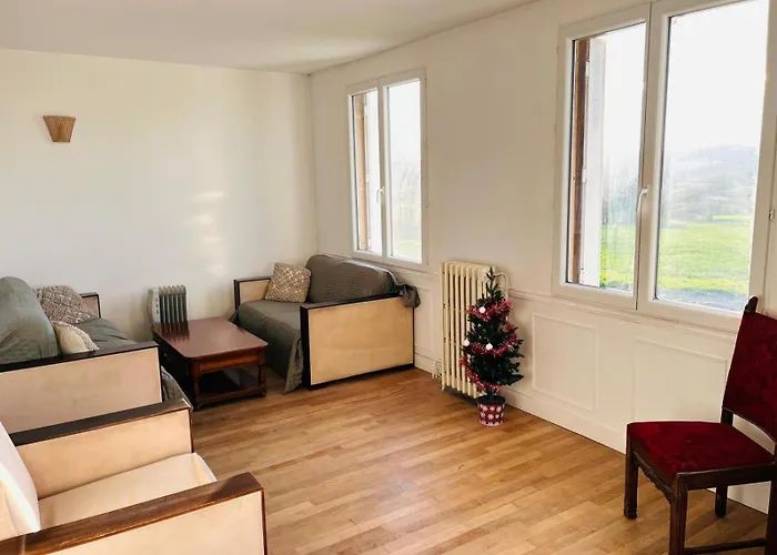 Feriehus Chaleureux En Pleine Campagne Vue Sur Les Monts Et Forets Et Le Chateau De